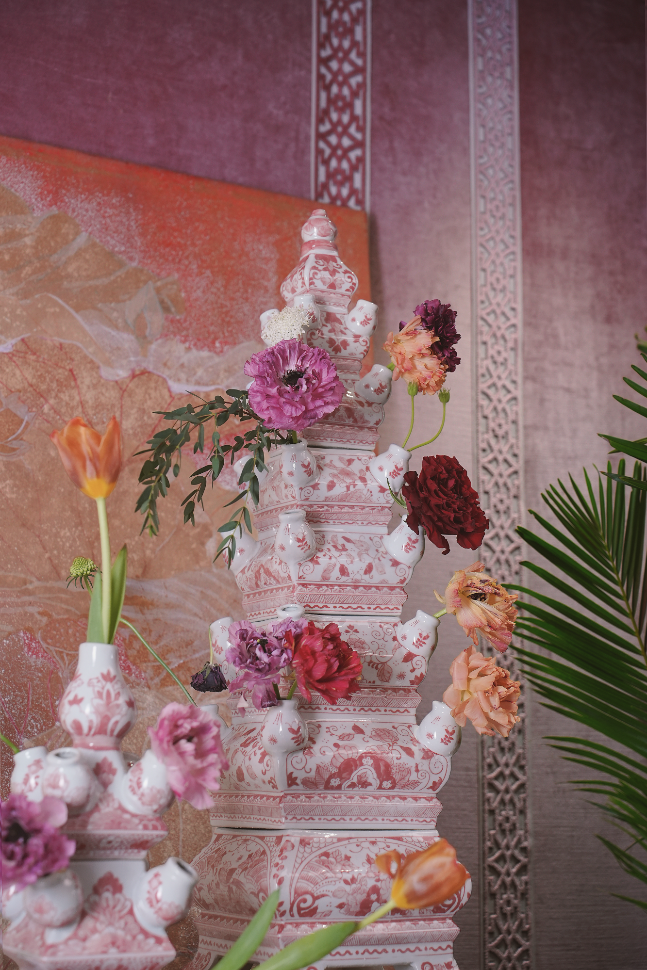 FIVE-LAYER 31.3" Tulip Pyramid Vase in Delft Pink