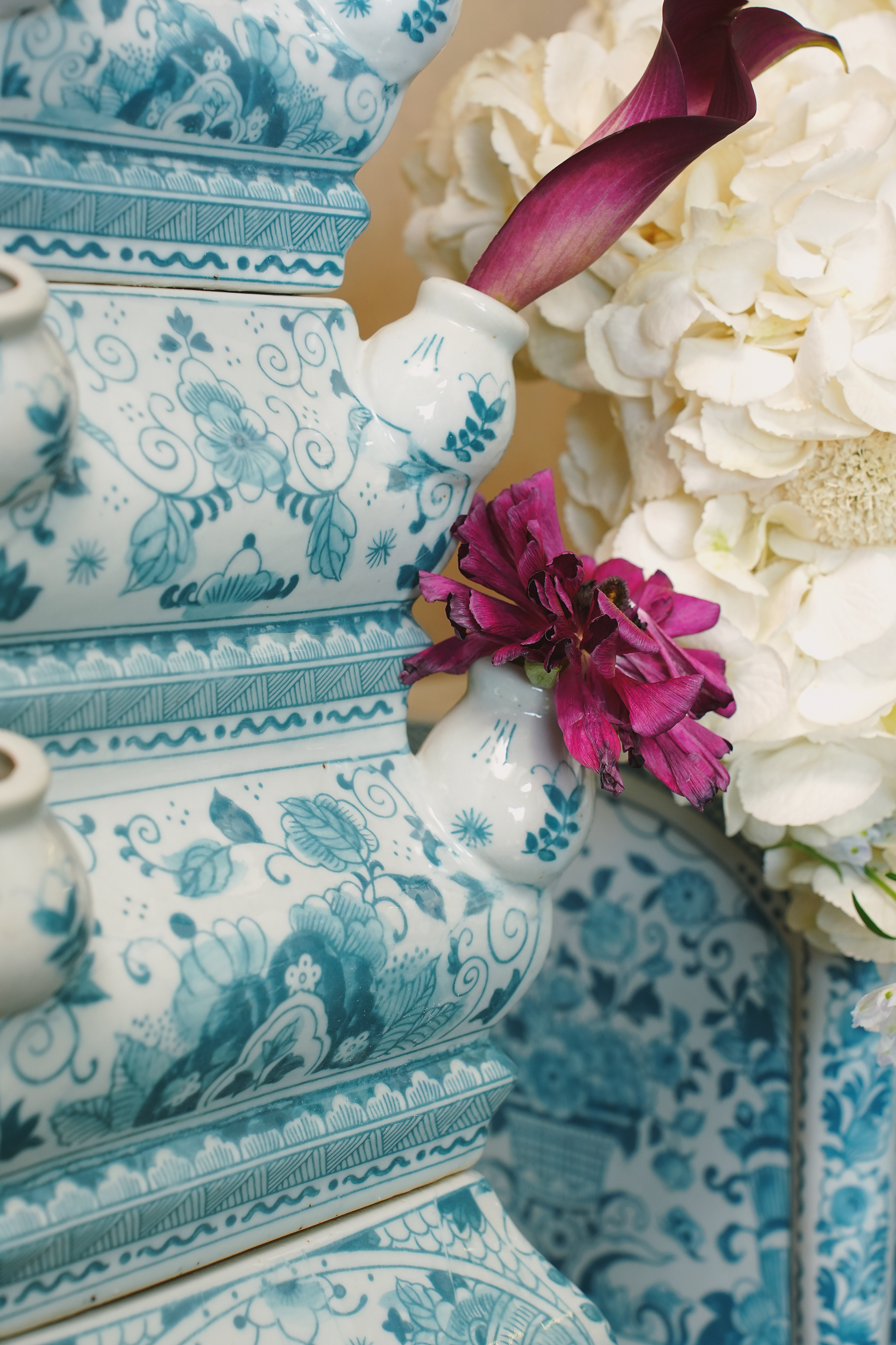 FIVE-LAYER 31.3" Tulip Pyramid Vase in Delft Blue