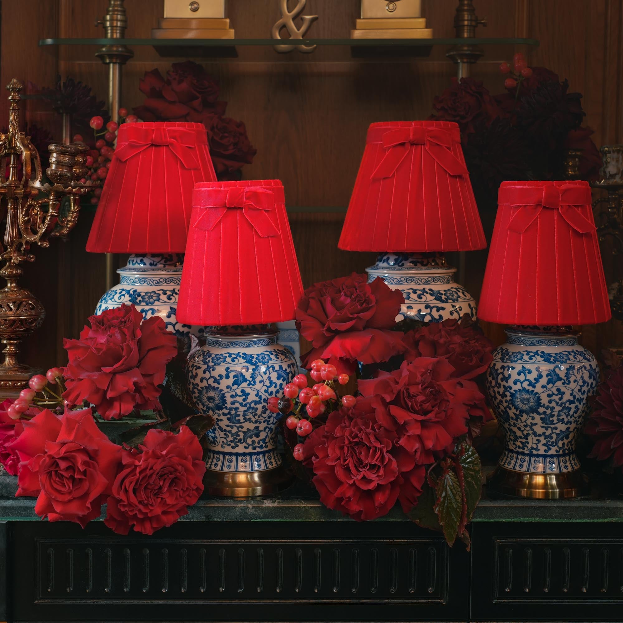MIN Dynasty Ceramic 9.5" Rechargeable Lamp with 5.5" Marilyn Velvet Lampshade
